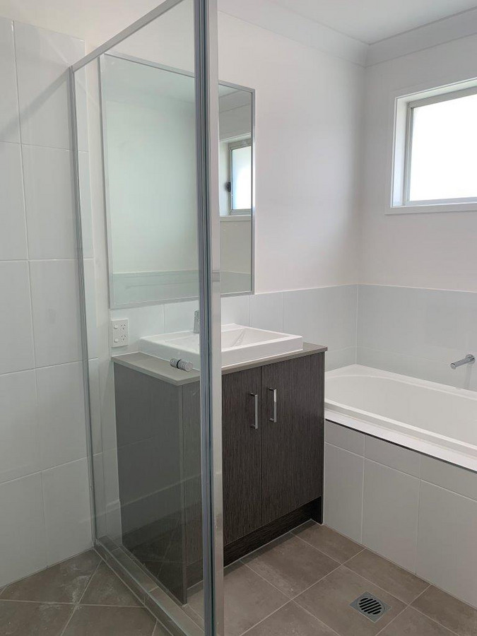 Rental: South Ripley, QLD, 4306 photo-4