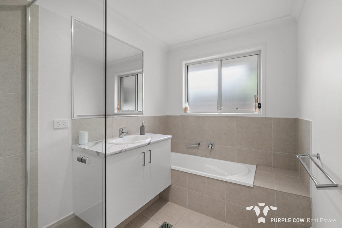 Rental: Greenbank, QLD, 4124 photo-4