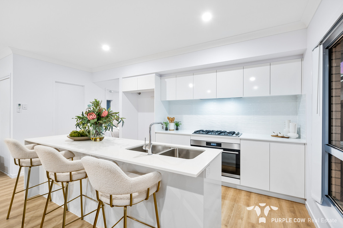 Rental: Greenbank, QLD, 4124 photo-7