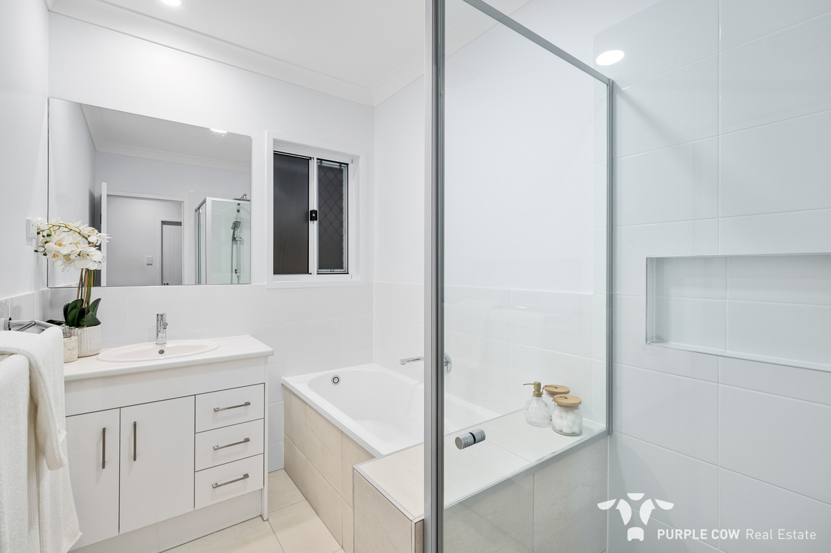 Rental: Greenbank, QLD, 4124 photo-12