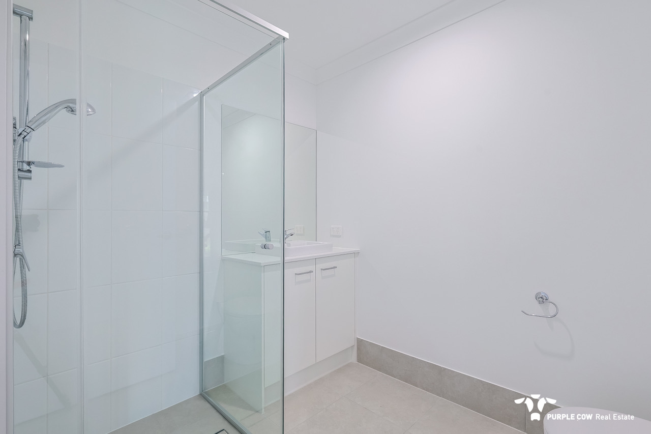 Rental: Gleneagle, QLD, 4285 photo-3