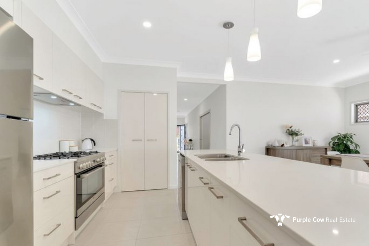 Rental: Spring Mountain, QLD, 4300 photo-2