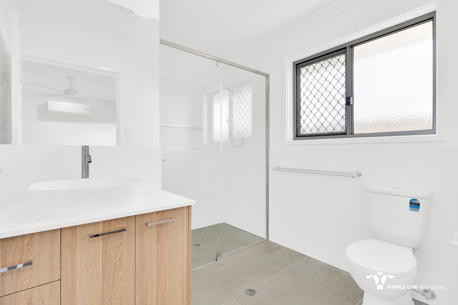 Rental: 12 Clara Street, White Rock, QLD, 4306 photo-4