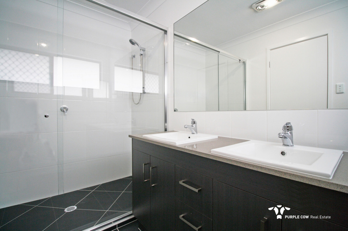 Rental: Spring Mountain, QLD, 4300 photo-7