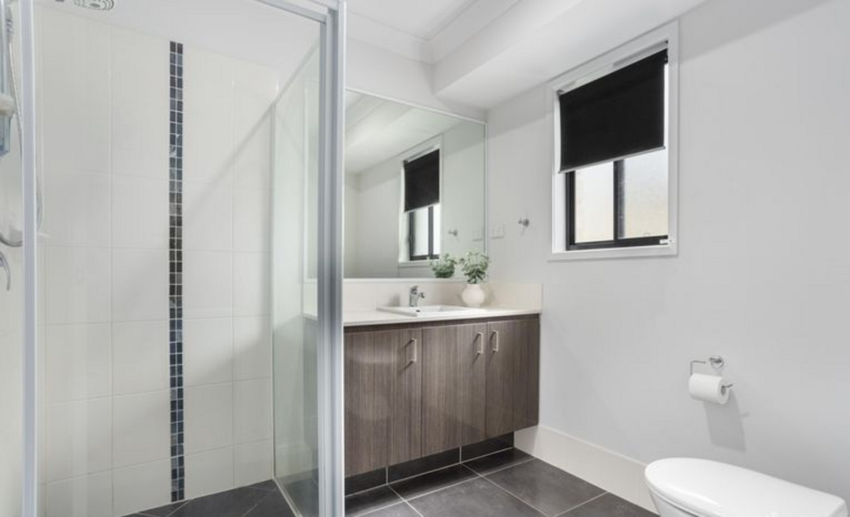 Rental: Collingwood Park, QLD, 4301 photo-11