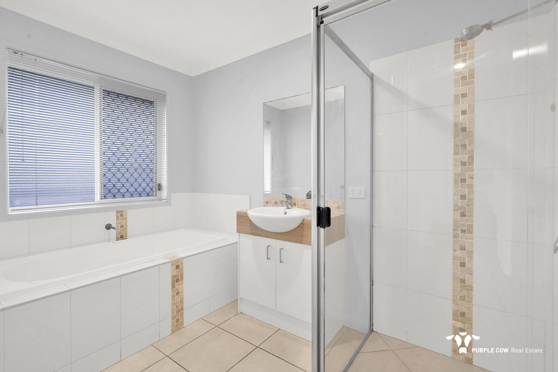 Rental: 213 Cedar Road, Redbank Plains, QLD, 4301 photo-6