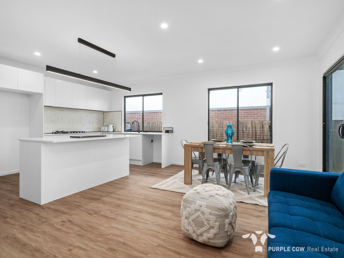 Rental: Spring Mountain, QLD, 4300 photo-1