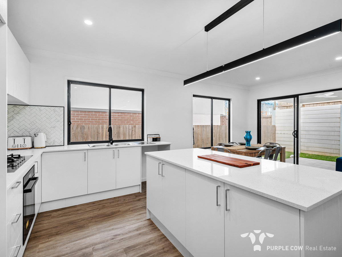 Rental: Spring Mountain, QLD, 4300 photo-2
