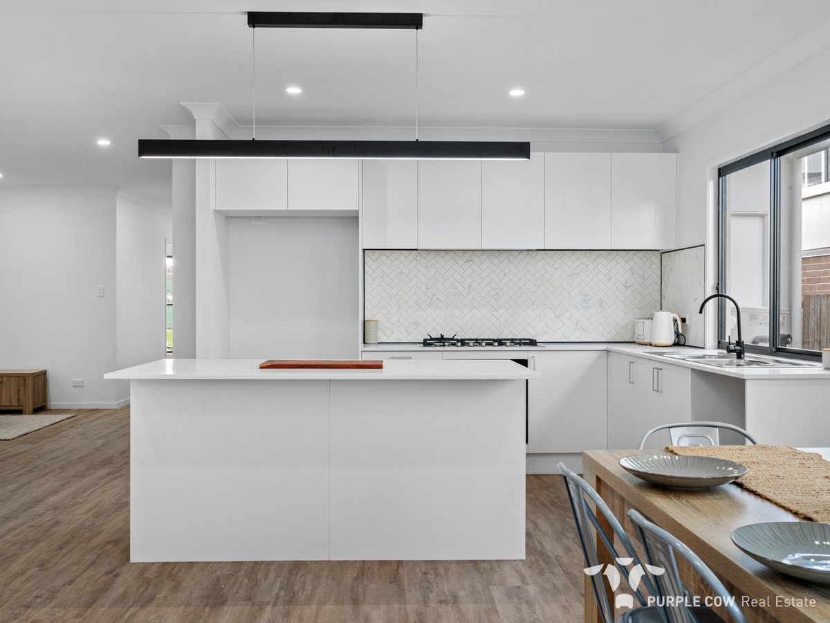 Rental: Spring Mountain, QLD, 4300 photo-3