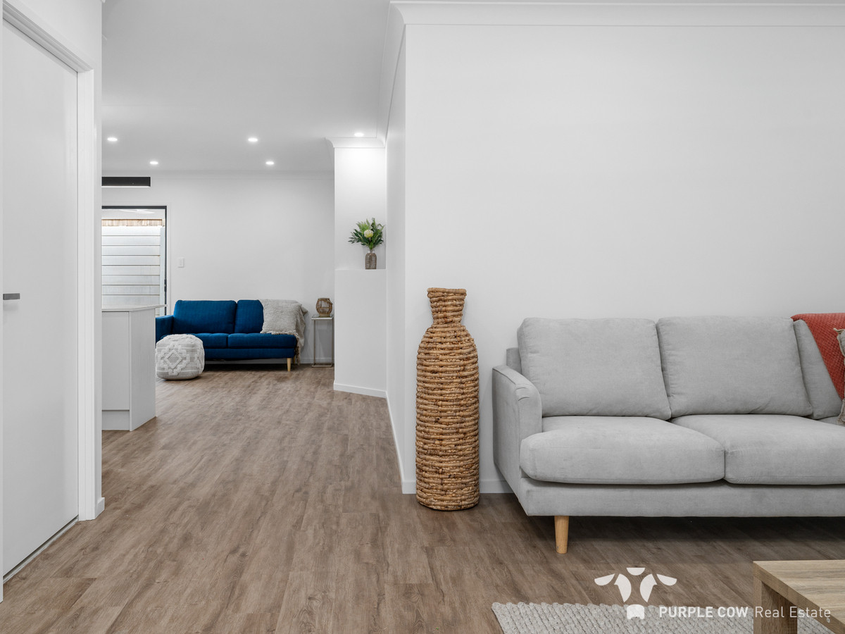 Rental: Spring Mountain, QLD, 4300 photo-6