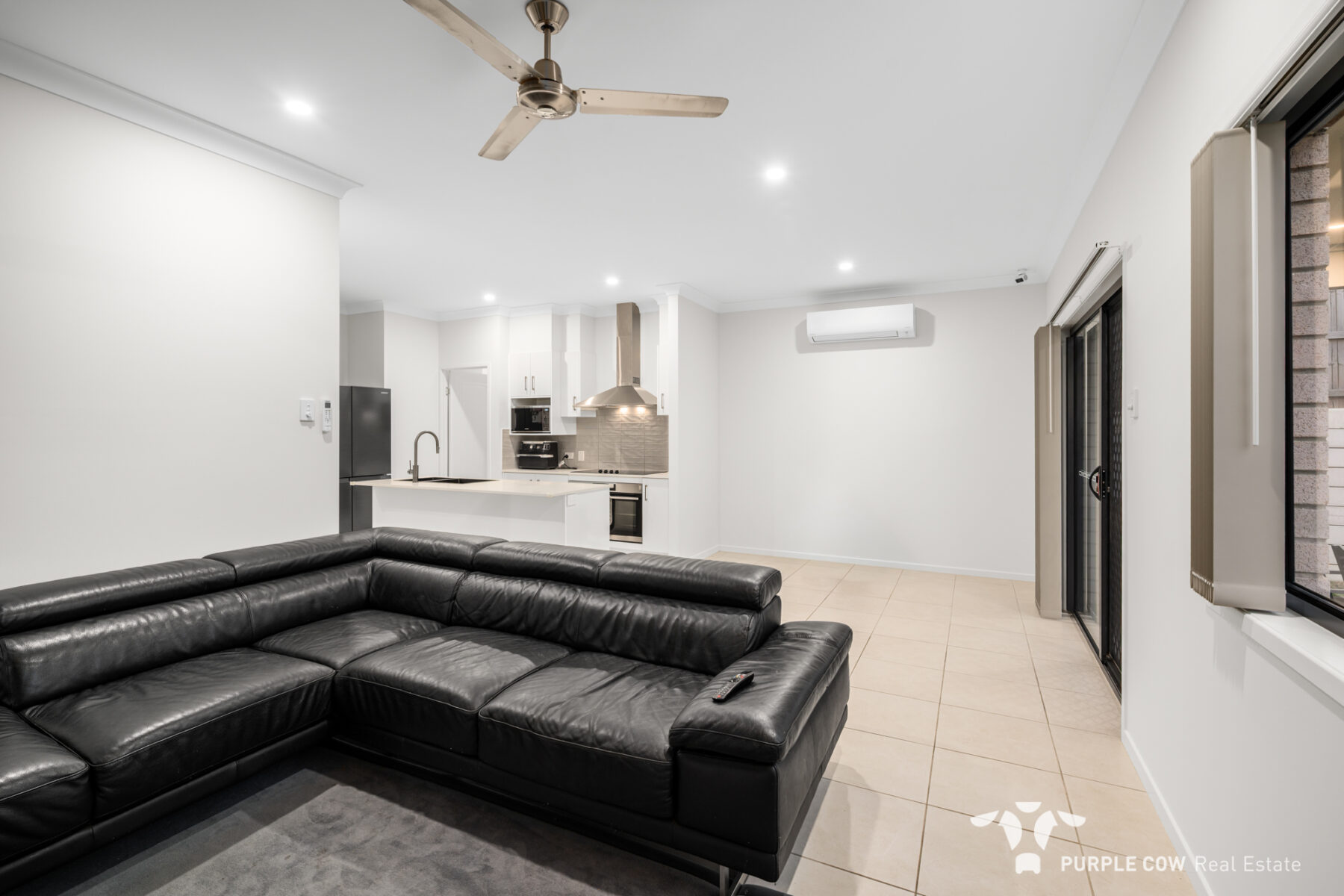 Property: 22 Alberg Street, Spring Mountain, QLD, 4300 photo-2