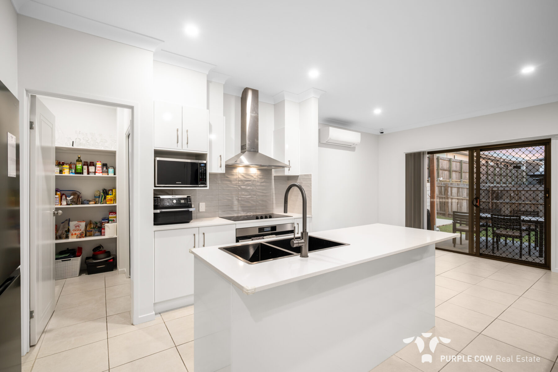 Property: 22 Alberg Street, Spring Mountain, QLD, 4300 photo-5