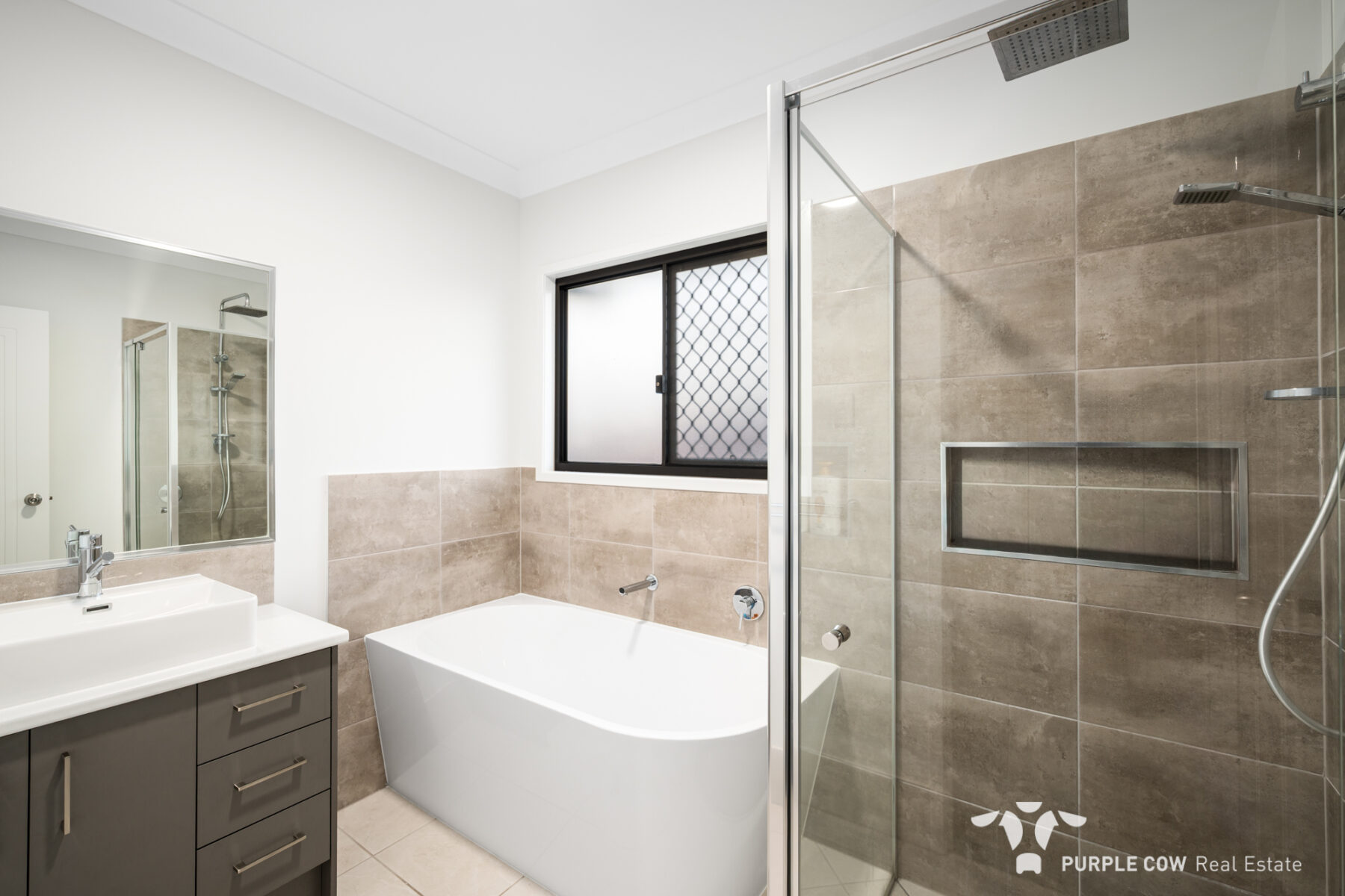 Property: 22 Alberg Street, Spring Mountain, QLD, 4300 photo-10