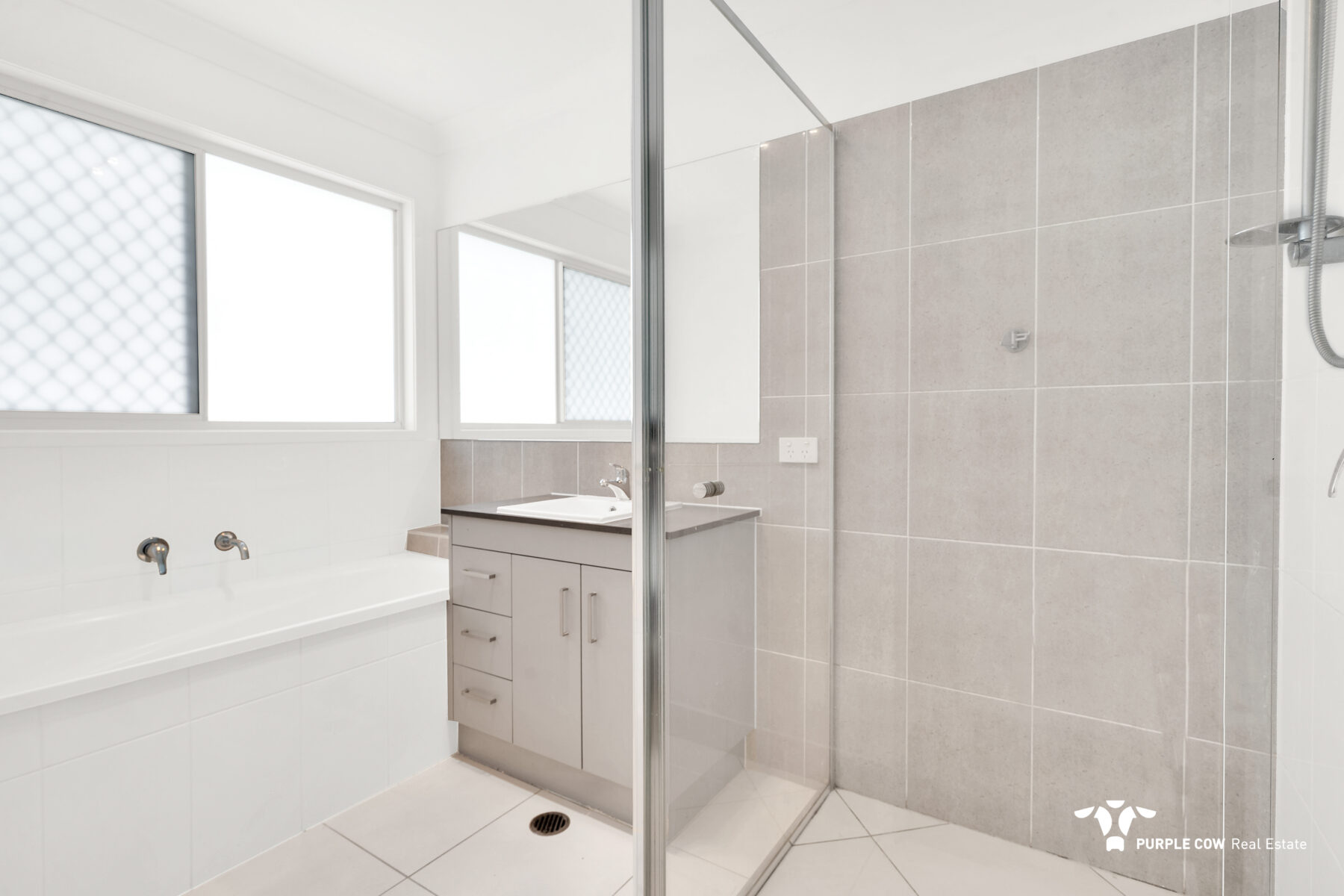 Rental: 24 Dublin Avenue, Spring Mountain, QLD, 4300 photo-8