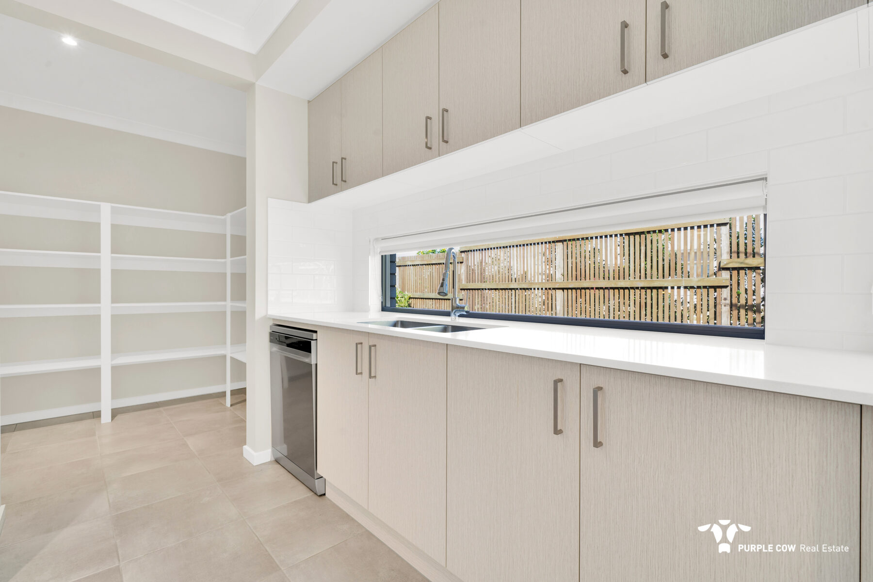 Rental: 2 Terracotta Street, Greenbank, QLD, 4124 photo-4