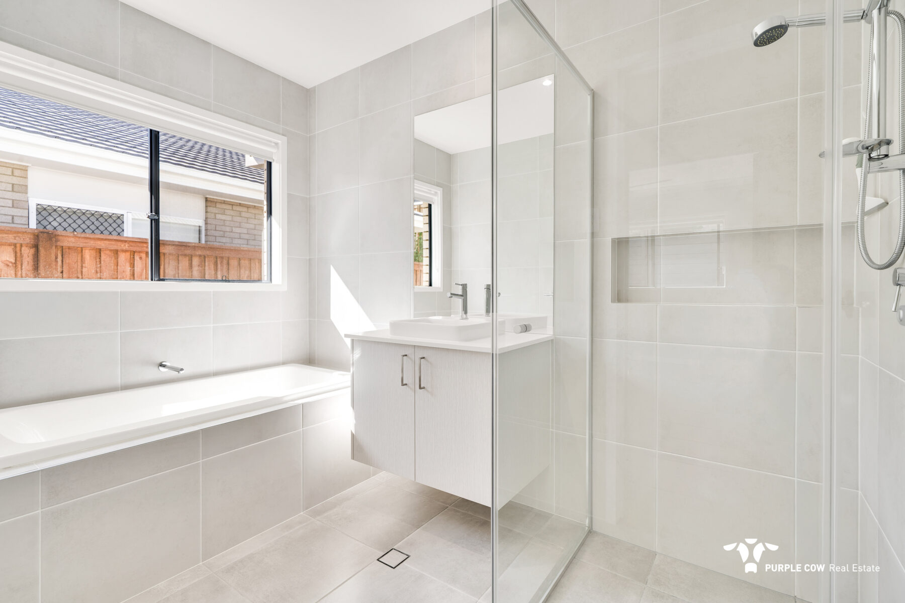 Rental: 2 Terracotta Street, Greenbank, QLD, 4124 photo-8