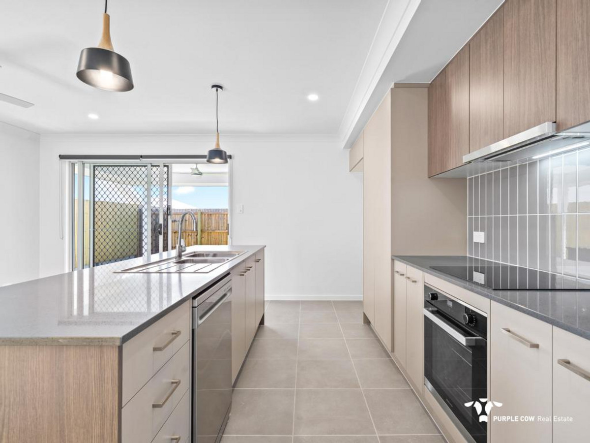 Rental: 1/24 Balonne Street, Plainland, QLD, 4341 photo-3
