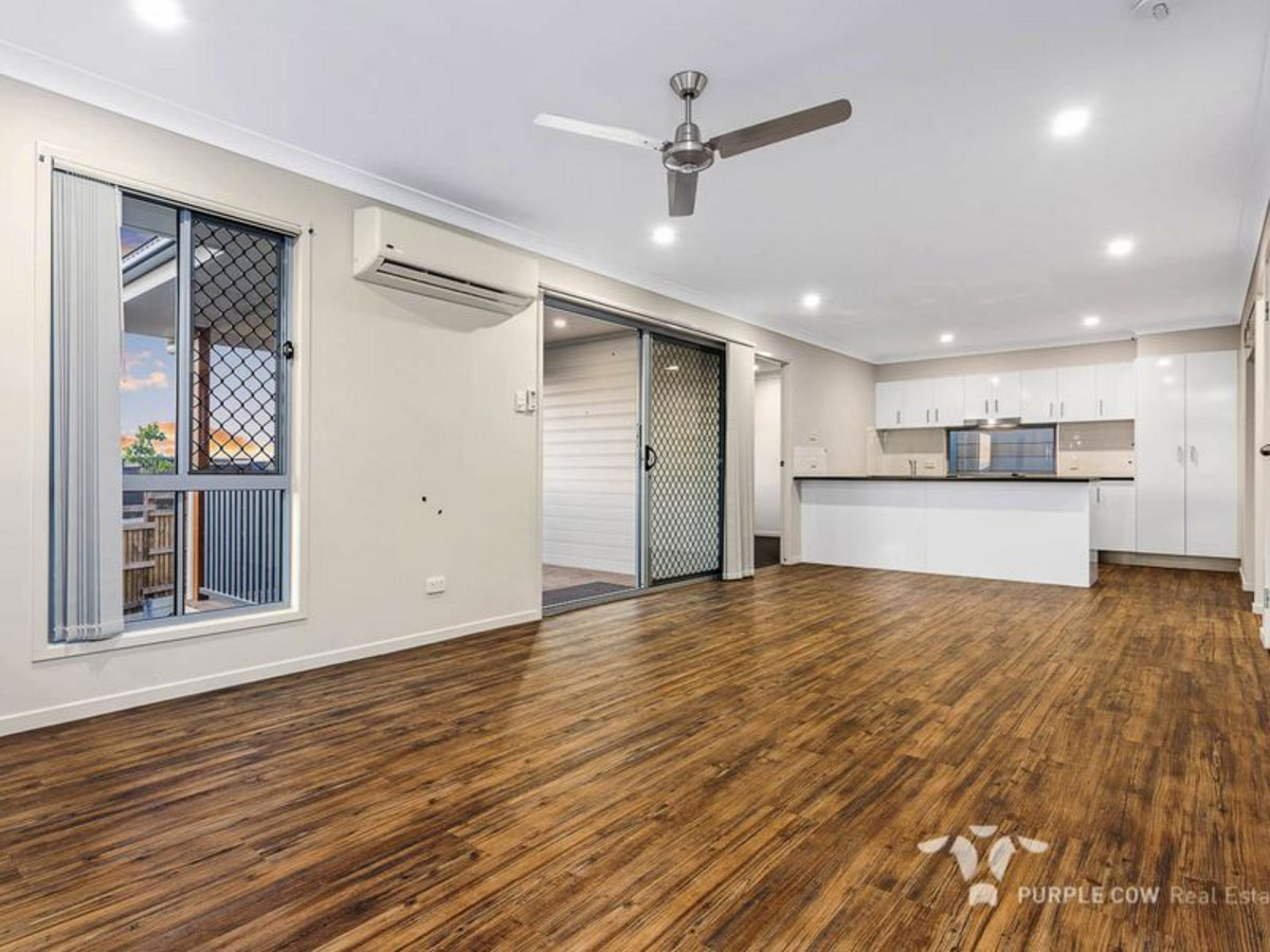 Rental: 35 Sawyer Street, Spring Mountain, QLD, 4300 photo-3