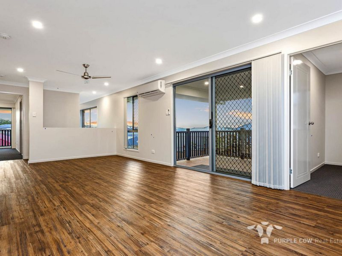 Rental: 35 Sawyer Street, Spring Mountain, QLD, 4300 photo-4