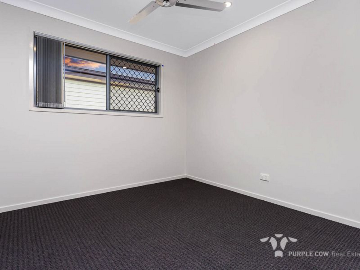 Rental: 35 Sawyer Street, Spring Mountain, QLD, 4300 photo-10