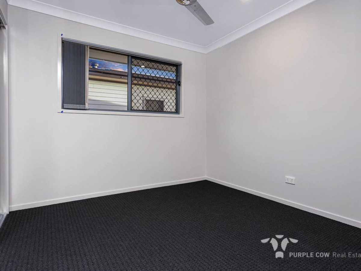 Rental: 35 Sawyer Street, Spring Mountain, QLD, 4300 photo-9