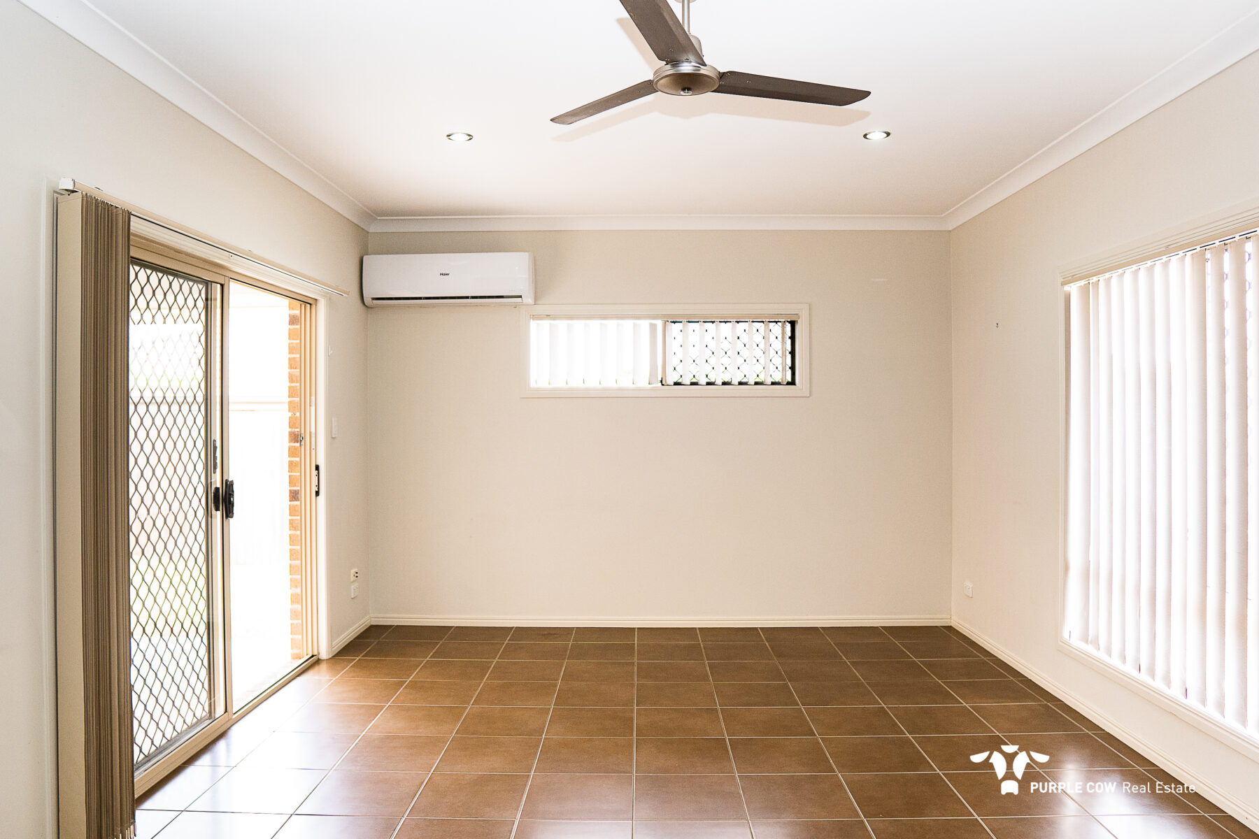 Rental: 19 Grand Canyon Drive, Springfield Lakes, QLD, 4300 photo-3