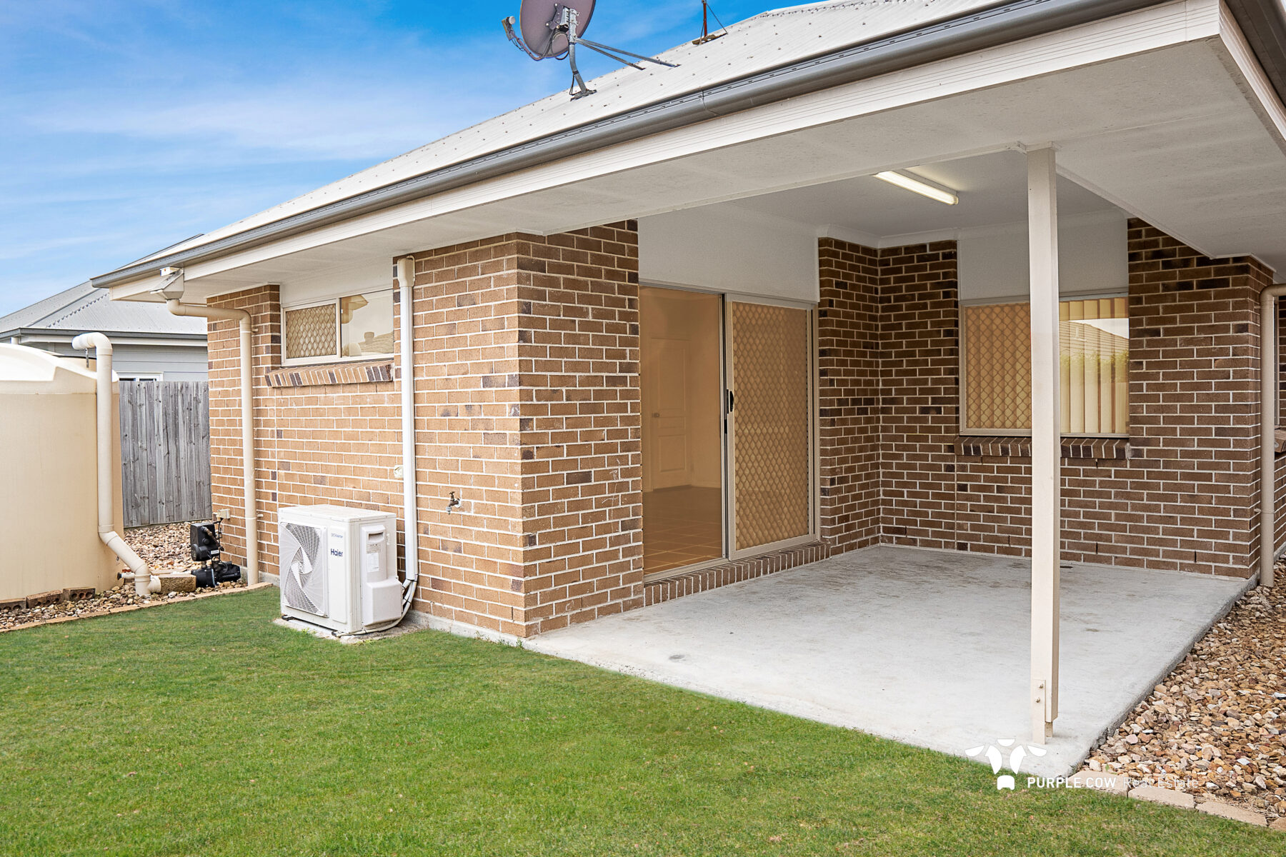 Rental: 19 Grand Canyon Drive, Springfield Lakes, QLD, 4300 photo-10