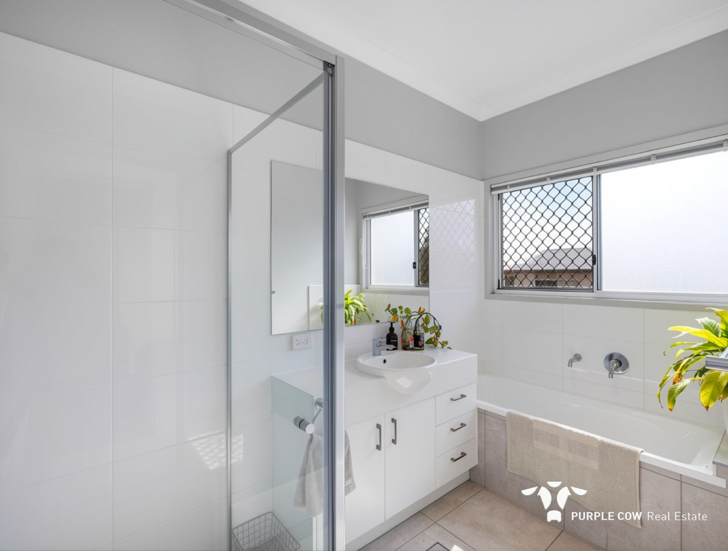 Property: 64 Steamer Way, Spring Mountain, QLD, 4300 photo-9