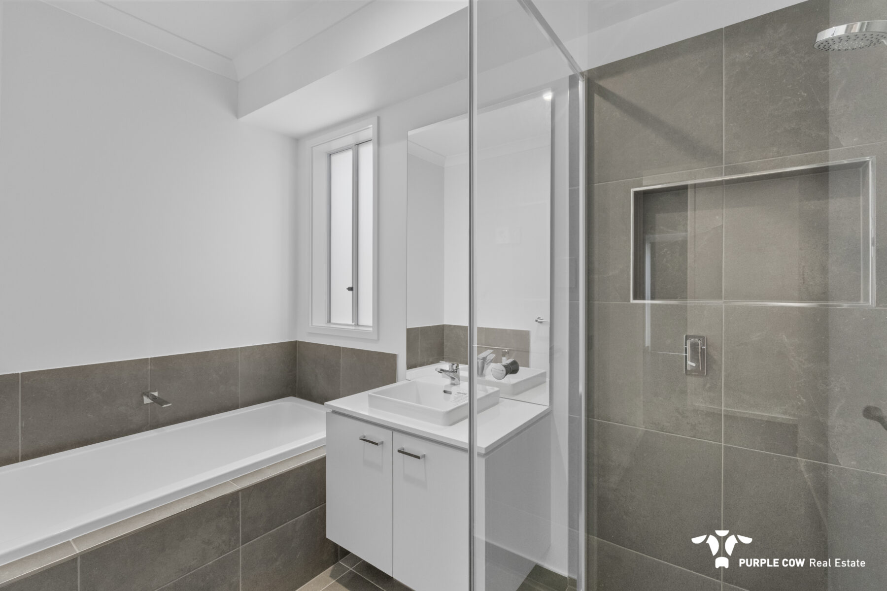 Rental: White Rock, QLD, 4306 photo-6