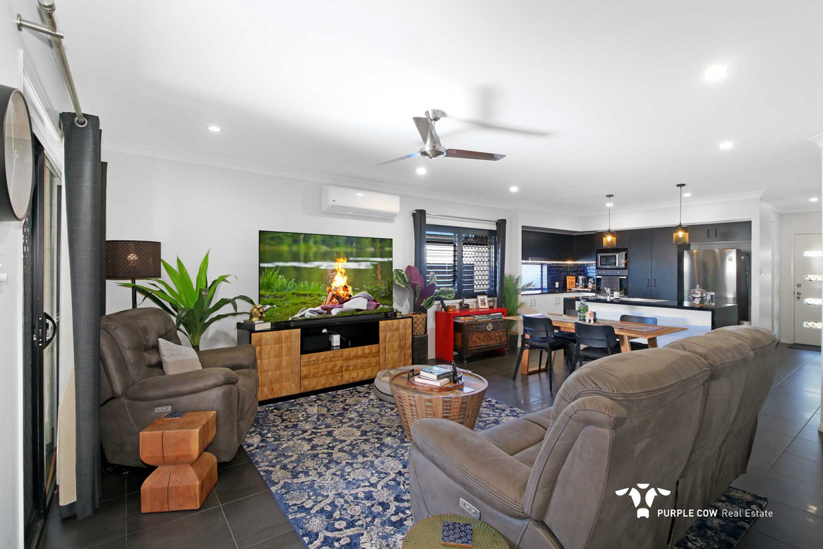 Rental: 39 Woodline Drive, Spring Mountain, QLD, 4300 photo-3