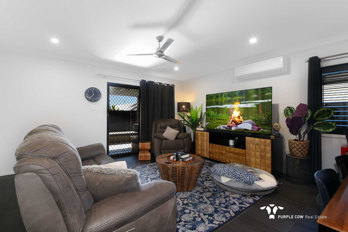 Rental: 39 Woodline Drive, Spring Mountain, QLD, 4300 photo-4