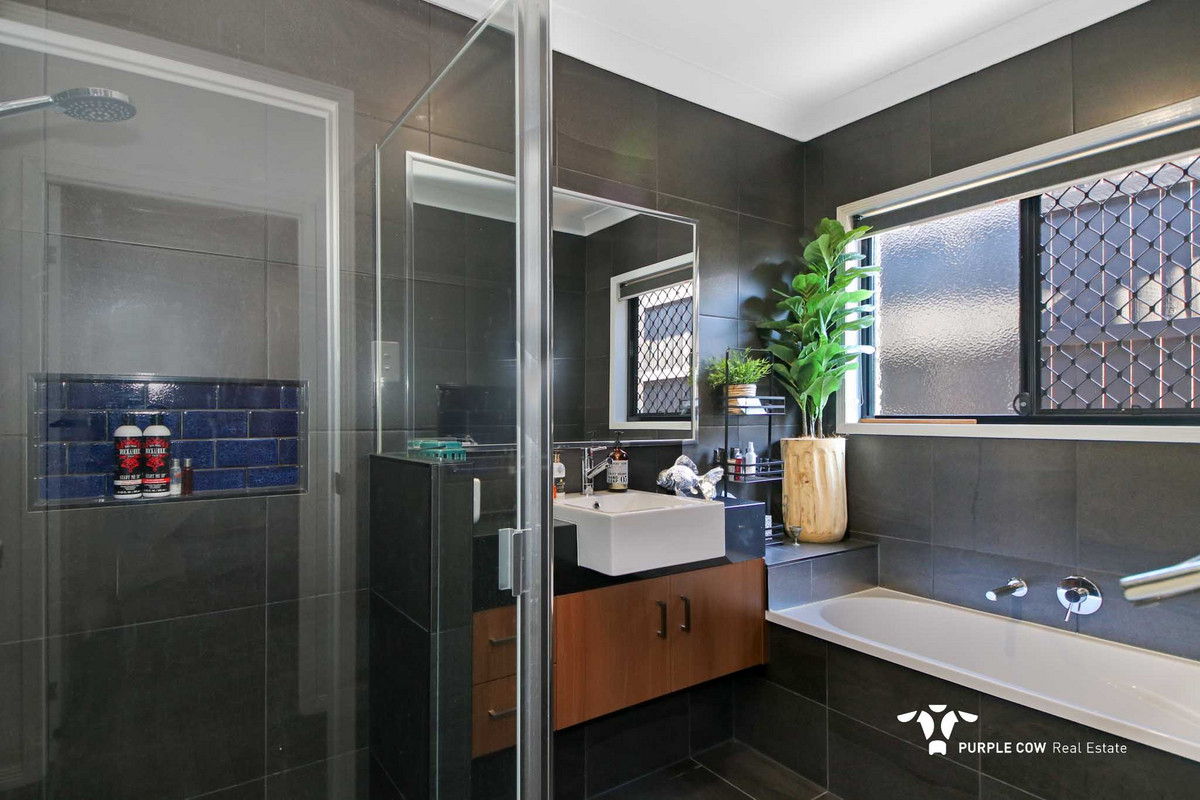 Rental: 39 Woodline Drive, Spring Mountain, QLD, 4300 photo-9