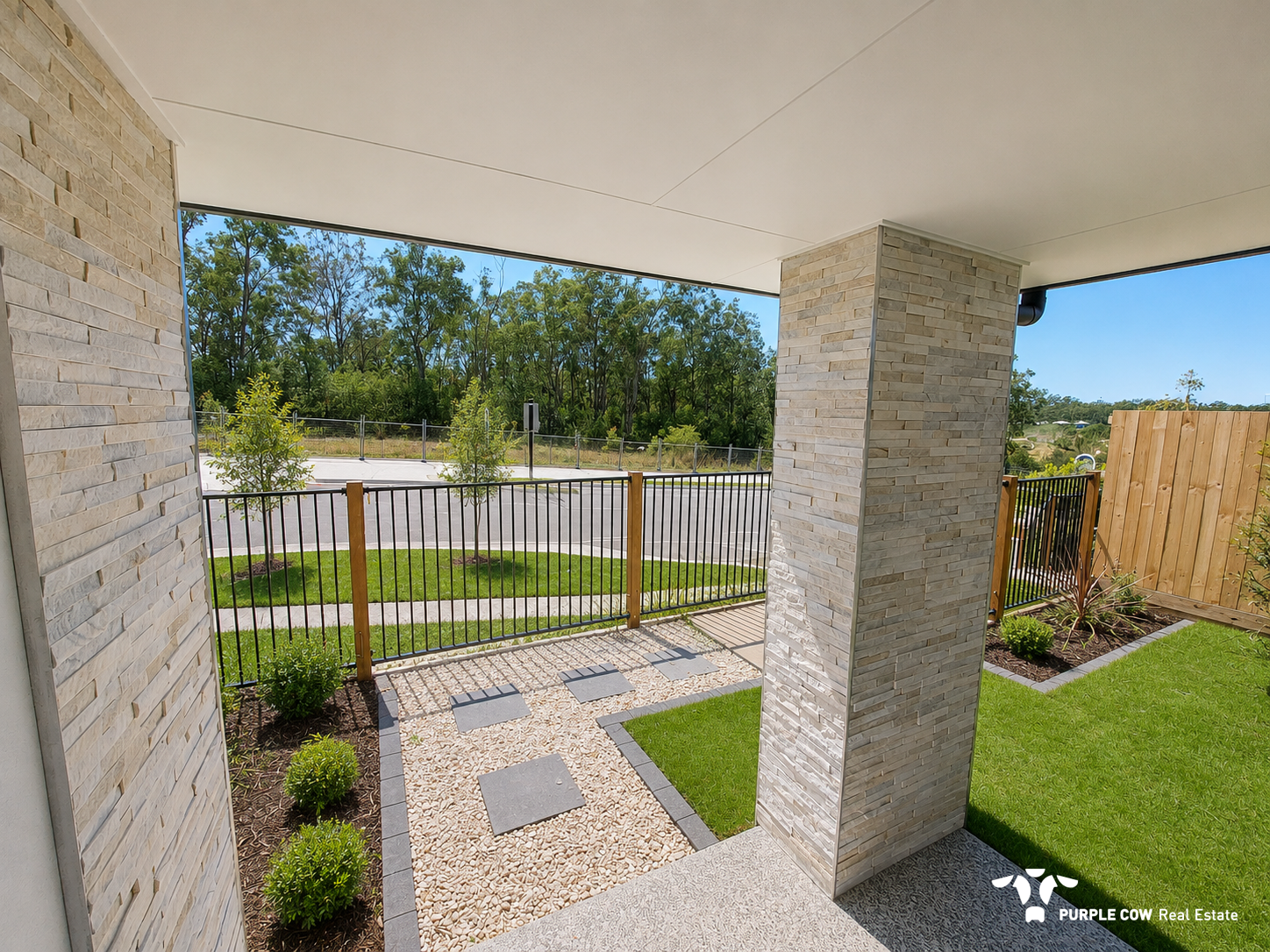 Rental: 430 Grande Avenue, Spring Mountain, QLD, 4300 photo-1