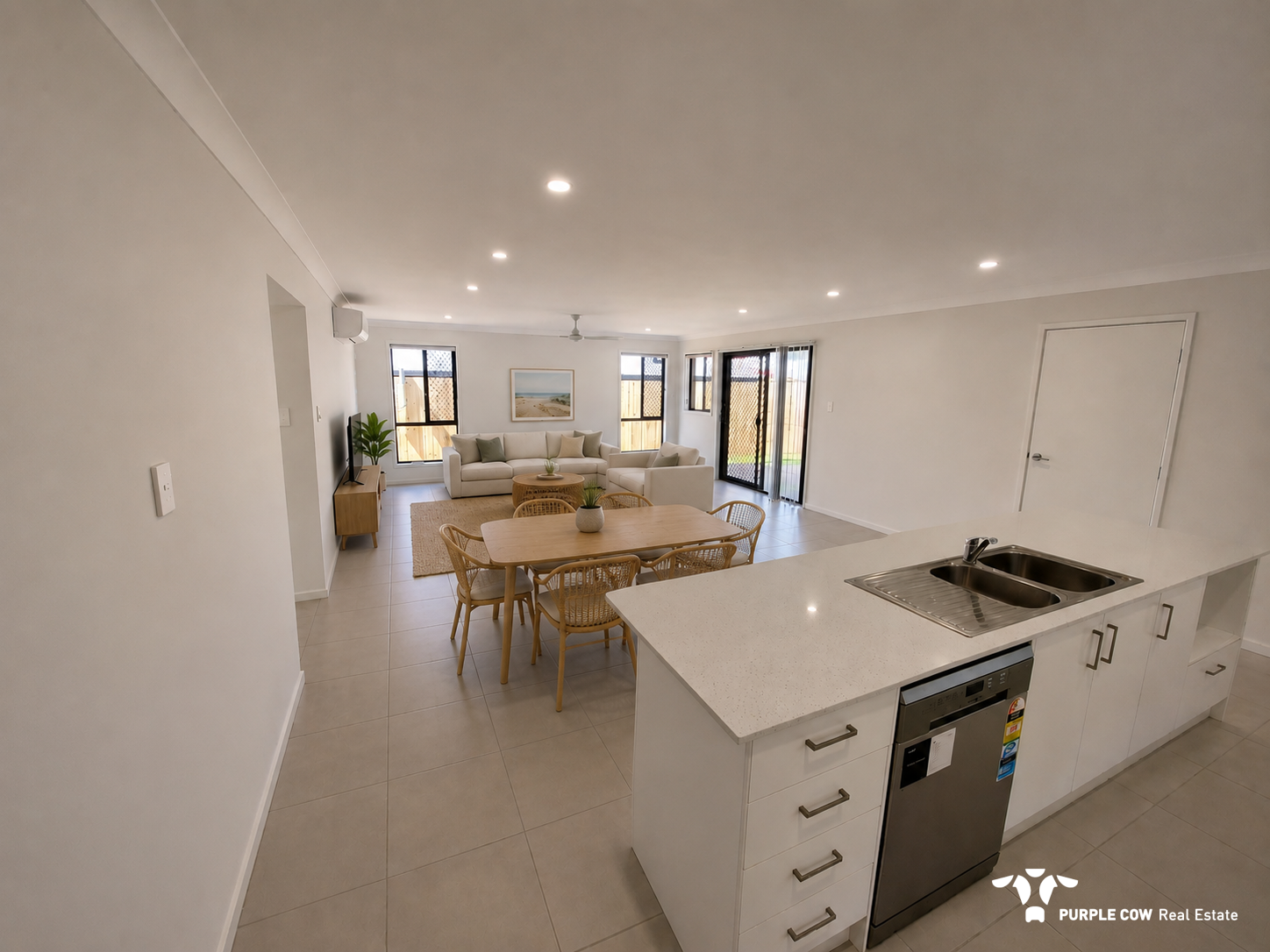 Rental: 430 Grande Avenue, Spring Mountain, QLD, 4300 photo-2