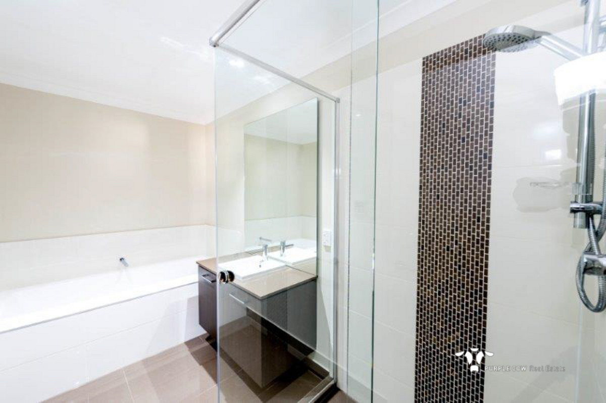 Rental: 5 Crest Street, Springfield Lakes, QLD, 4300 photo-7