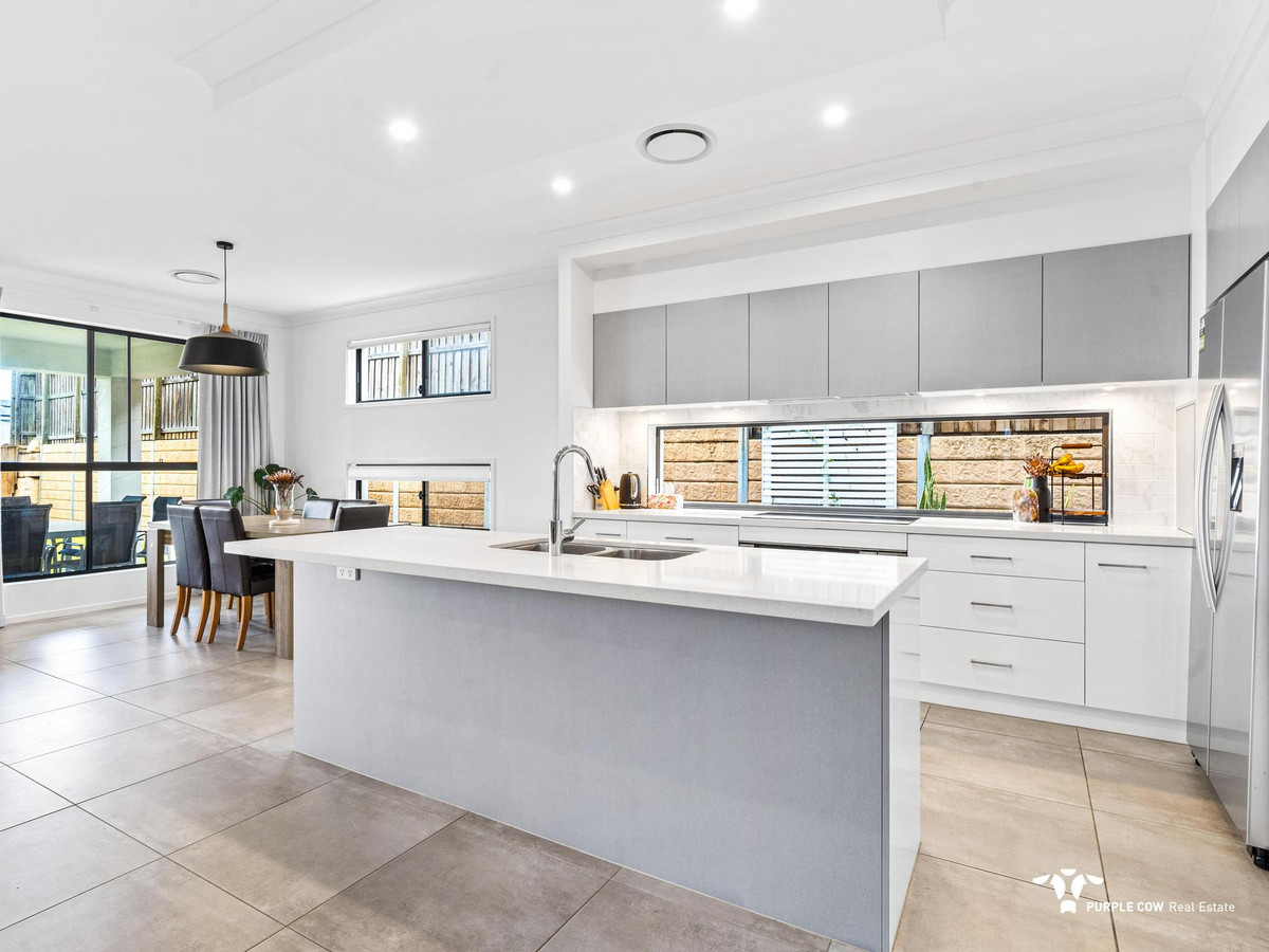 Rental: 6 O'Connor Court, Augustine Heights, QLD, 4300 photo-1