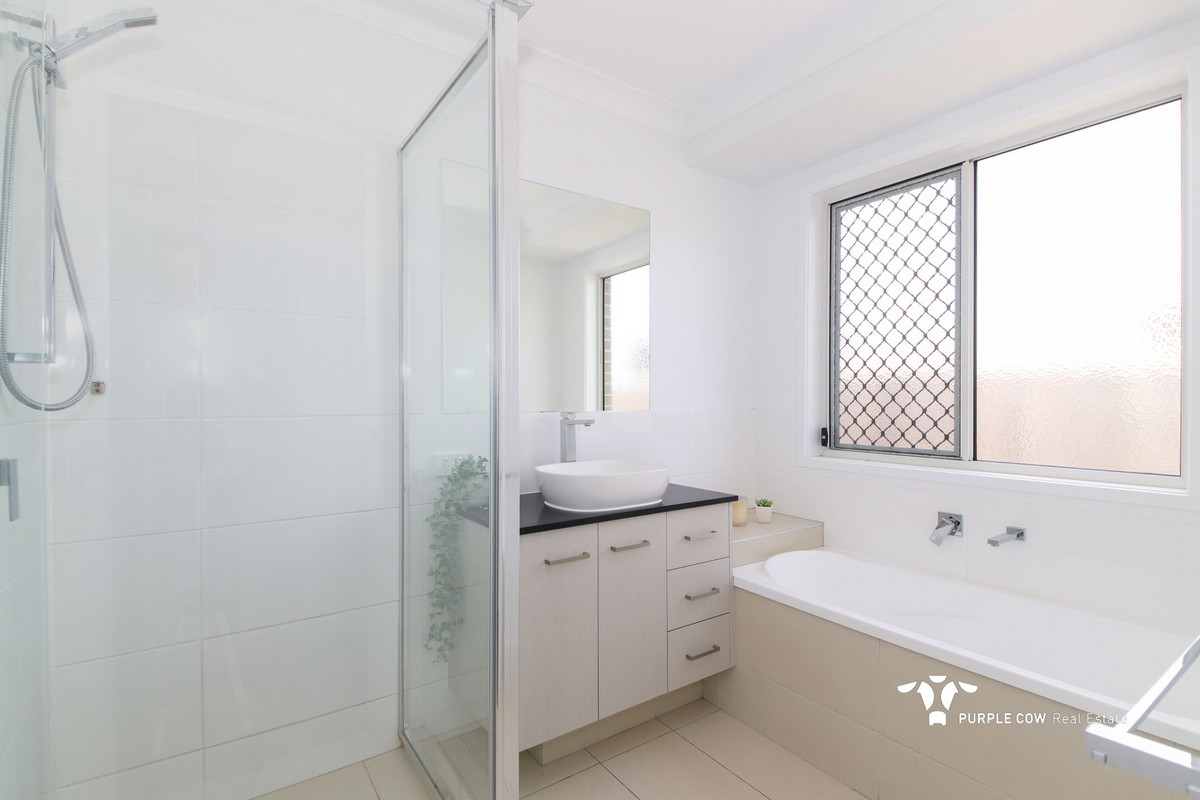Rental: 12 Abington Street, Spring Mountain, QLD, 4300 photo-7
