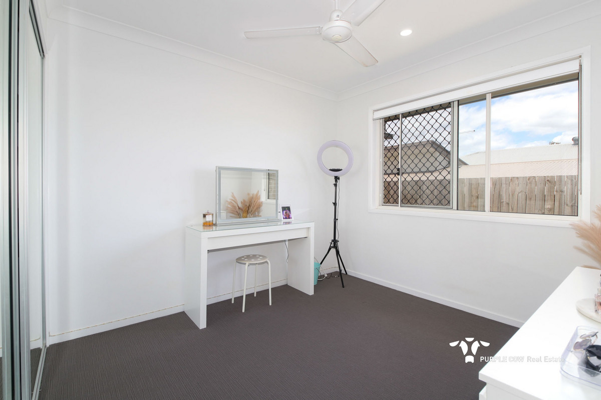 Rental: 12 Abington Street, Spring Mountain, QLD, 4300 photo-9
