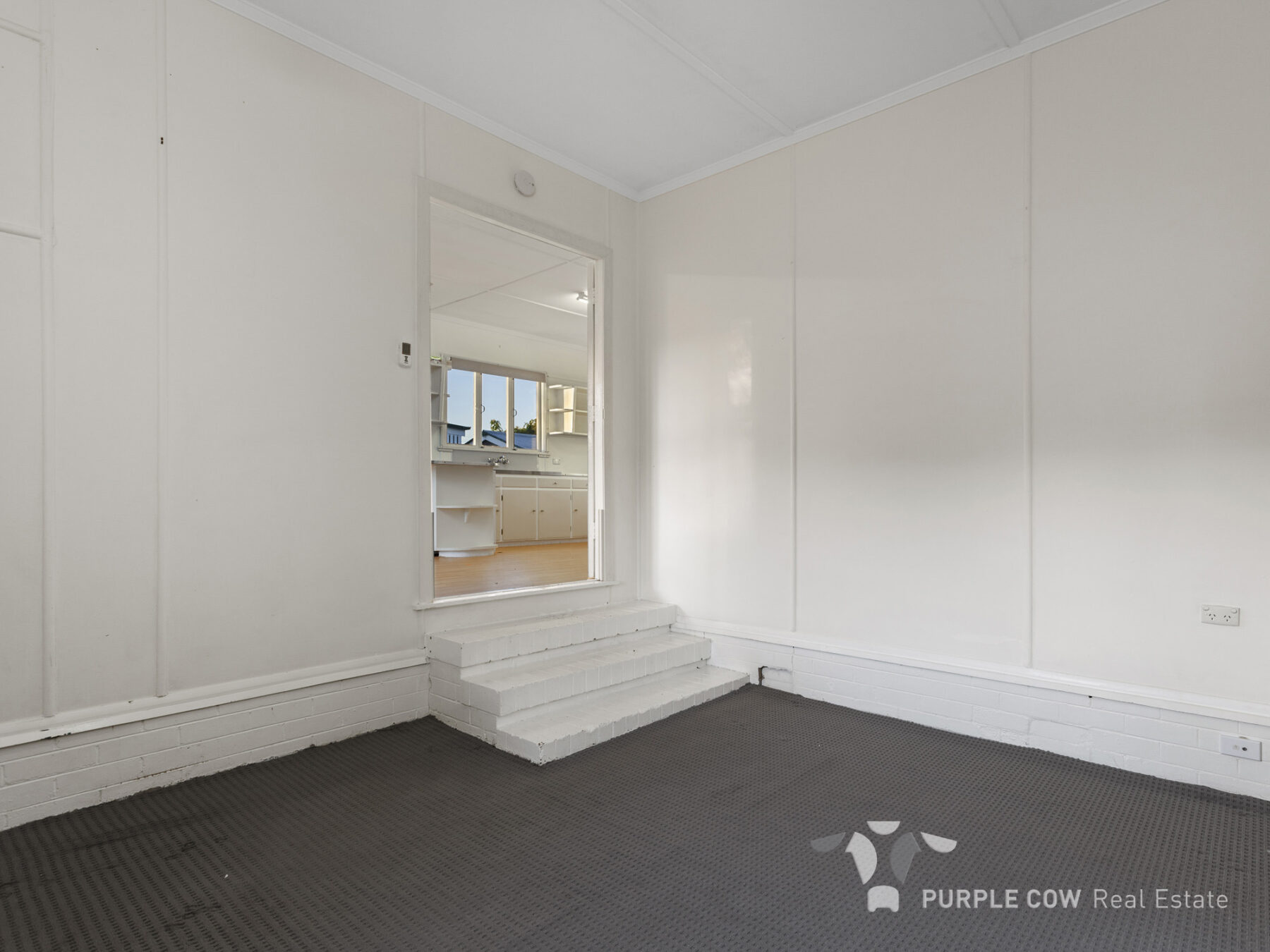 Property: 6 Grenadier Circle, Ebbw Vale, QLD, 4304 photo-6