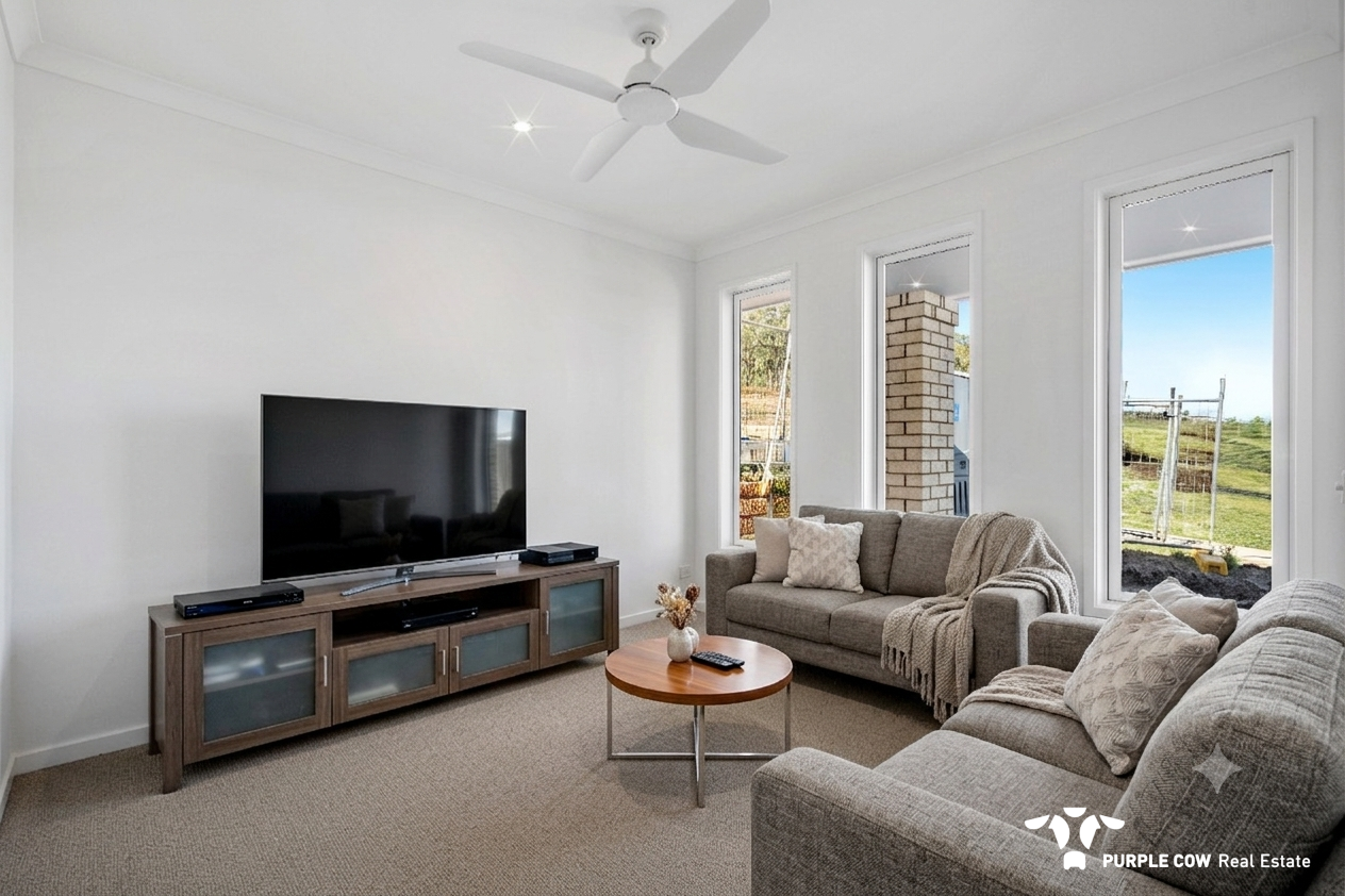 Rental: 20 Teewah Street, White Rock, QLD, 4306 photo-3
