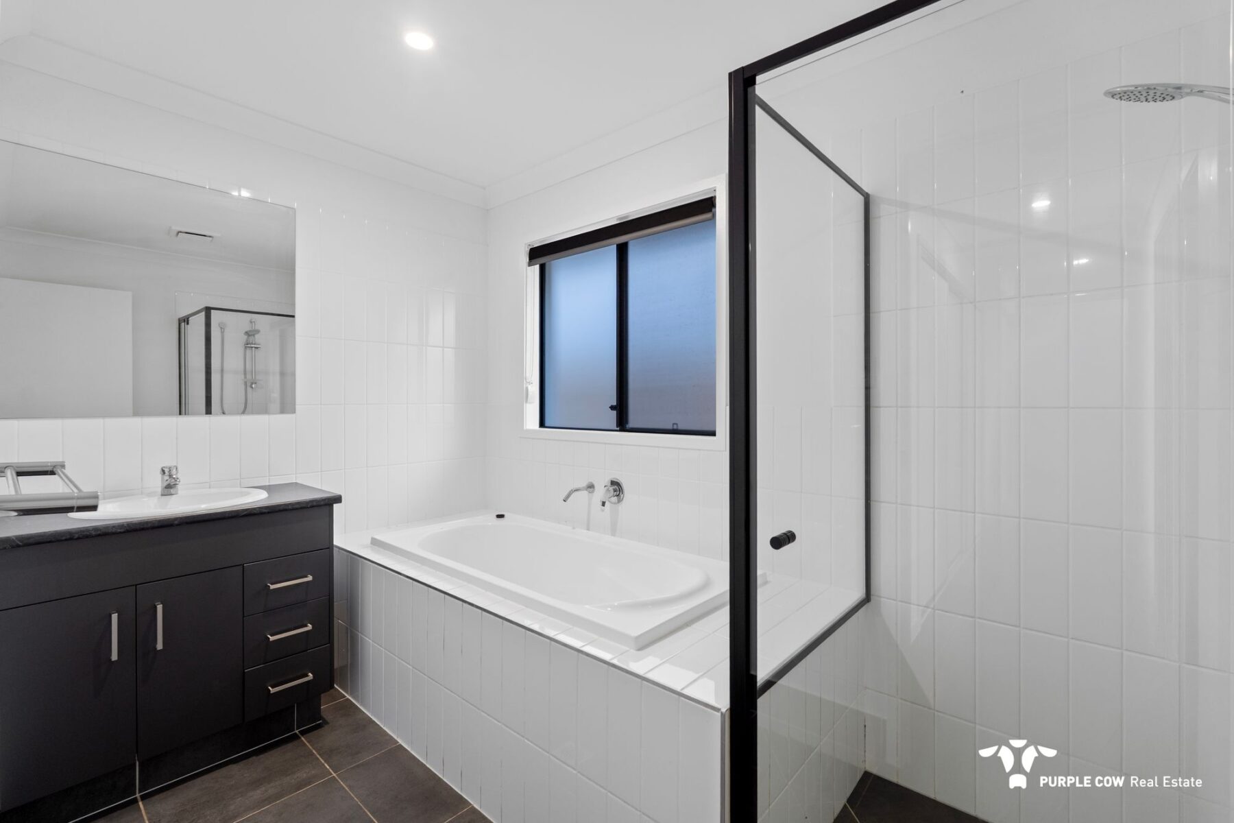 Rental: 28 Callistemon Crescent, Deebing Heights, QLD, 4306 photo-2