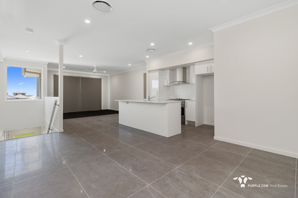 Rental: Spring Mountain, QLD, 4300 photo-1