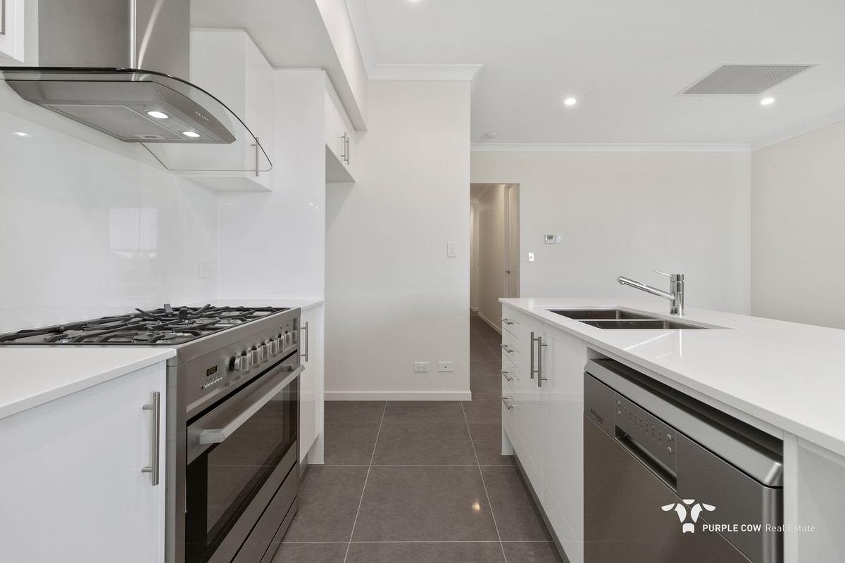 Rental: Spring Mountain, QLD, 4300 photo-2
