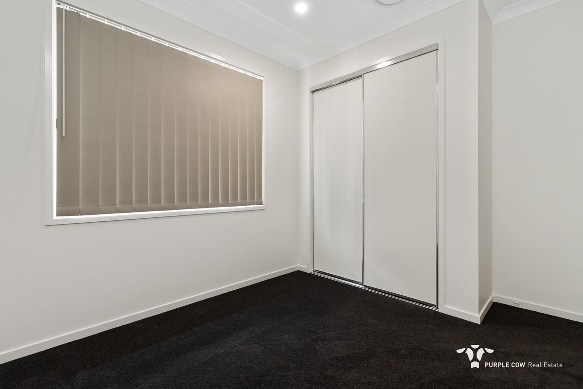 Rental: Spring Mountain, QLD, 4300 photo-5
