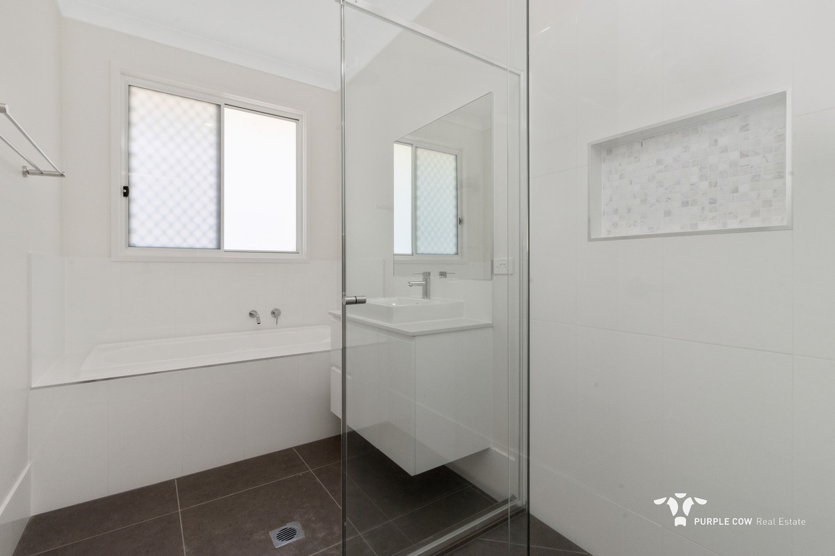 Rental: Spring Mountain, QLD, 4300 photo-7