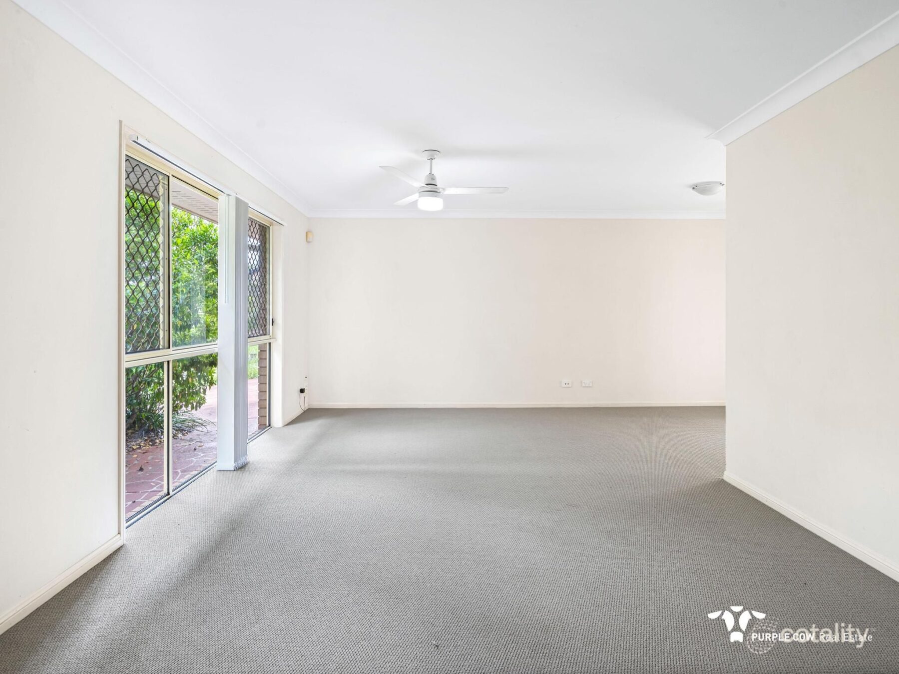 Rental: 22 Lloyd Bird Crescent, Springfield Lakes, QLD, 4300 photo-2