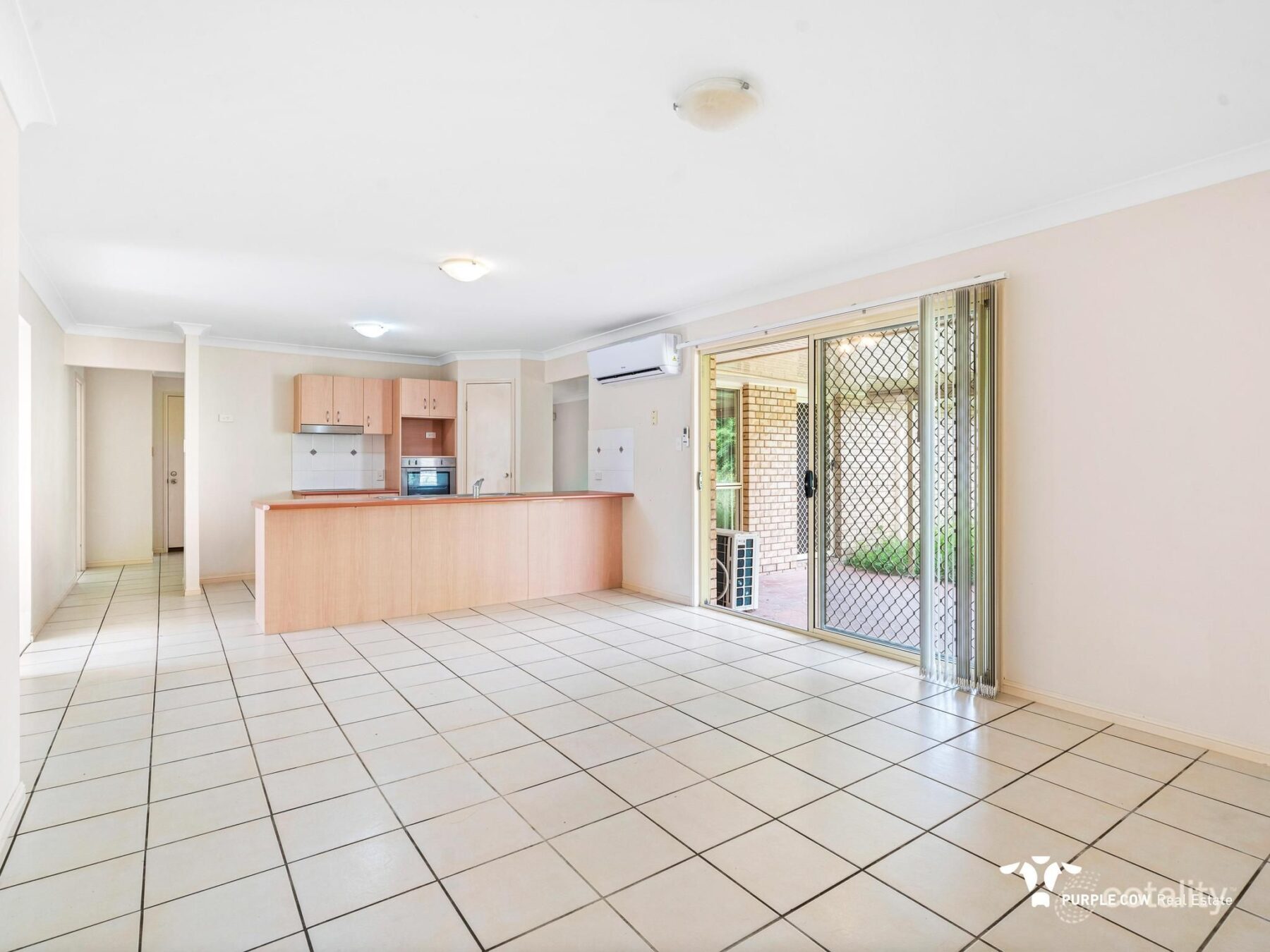 Rental: 22 Lloyd Bird Crescent, Springfield Lakes, QLD, 4300 photo-5