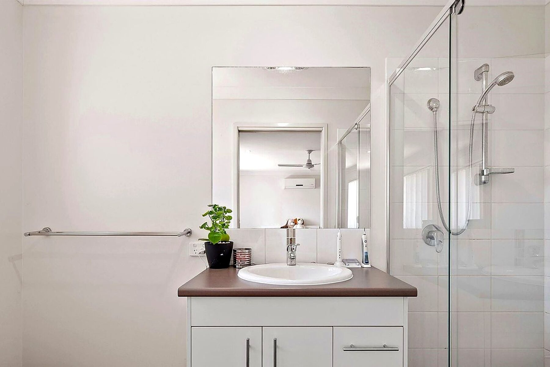 Rental: 20 Francisca Drive, Augustine Heights, QLD, 4300 photo-4