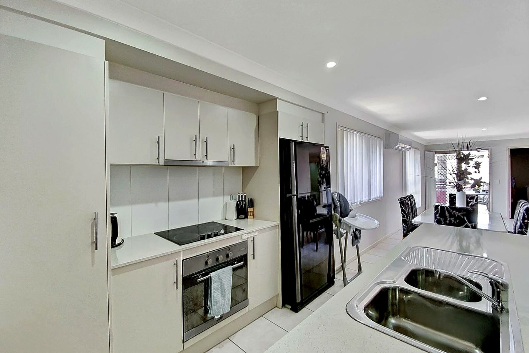 Rental: 20 Francisca Drive, Augustine Heights, QLD, 4300 photo-5