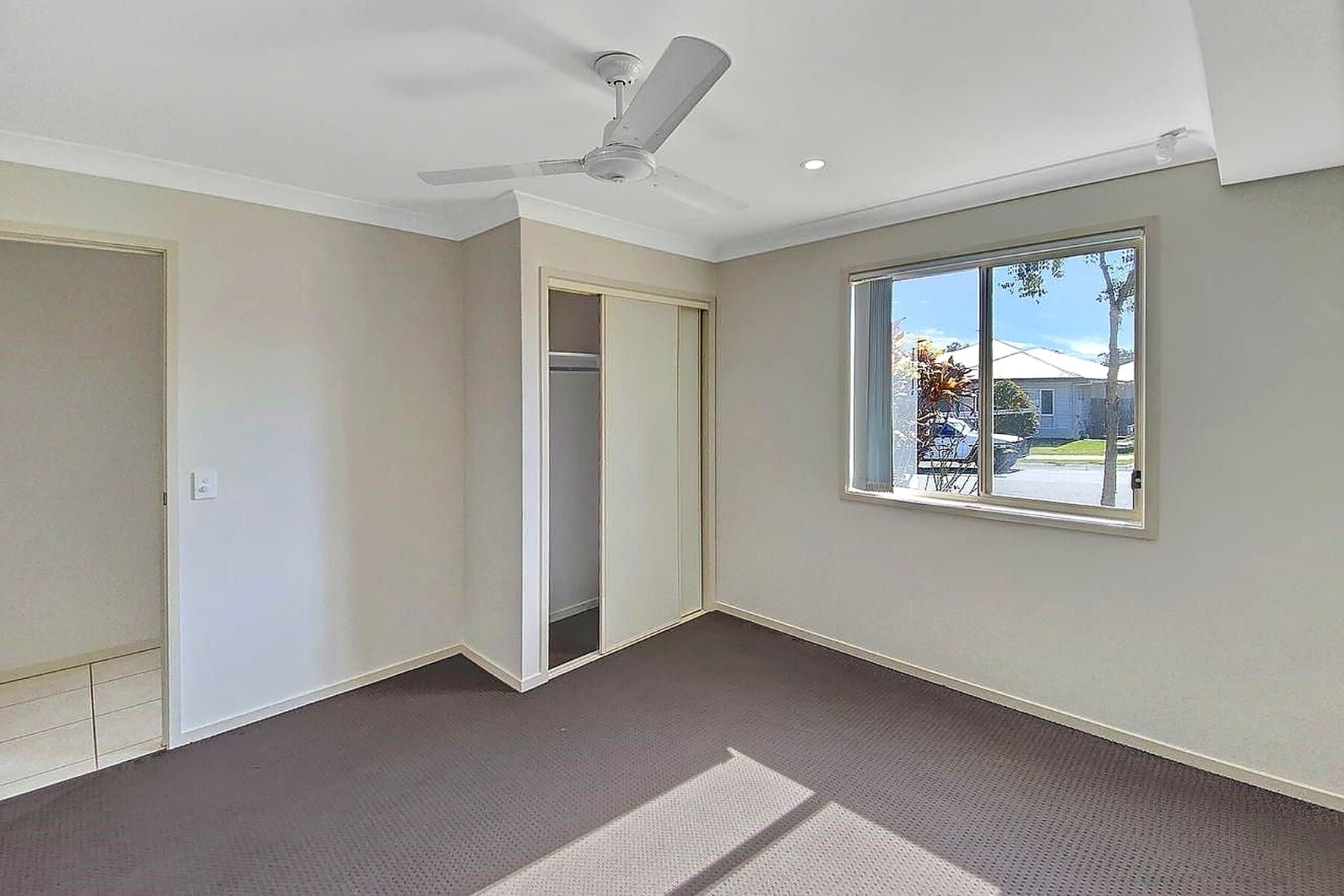 Rental: 20 Francisca Drive, Augustine Heights, QLD, 4300 photo-10